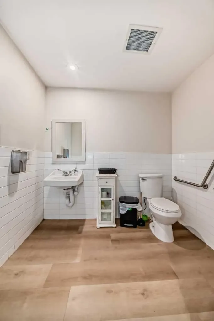 1829 54 Street SE Calgary AB T2B1N5