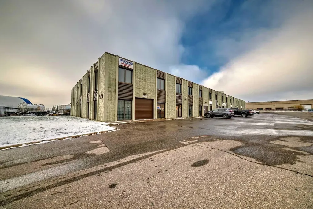 1829 54 Street SE Calgary AB T2B1N5