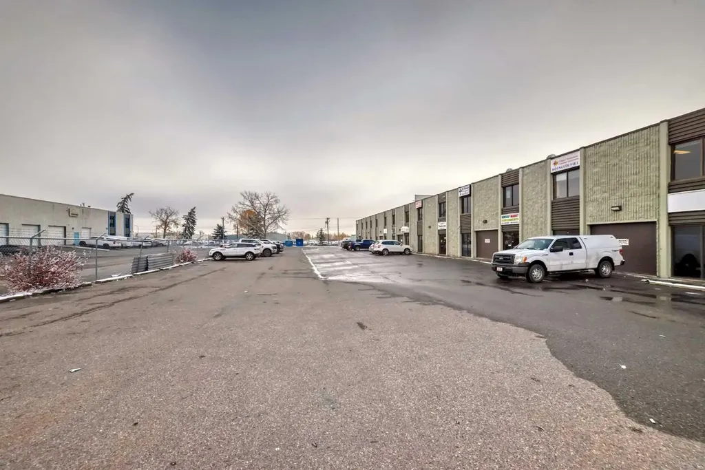 1829 54 Street SE Calgary AB T2B1N5