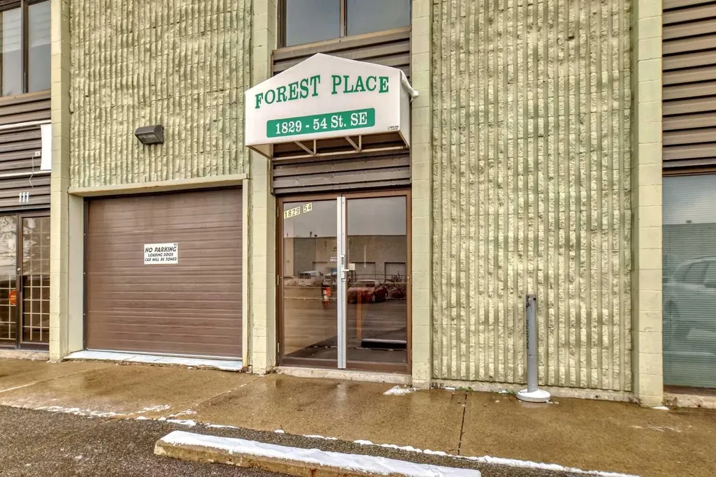 1829 54 Street SE Calgary AB T2B1N5
