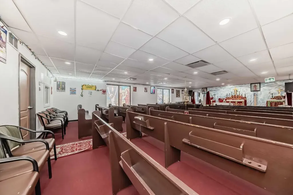 1829 54 Street SE Calgary AB T2B1N5
