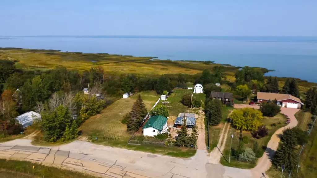 143 Peace River Avenue Rural Big Lakes County AB T0G 1J0