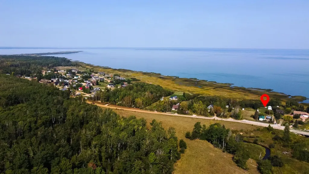 143 Peace River Avenue Rural Big Lakes County AB T0G 1J0