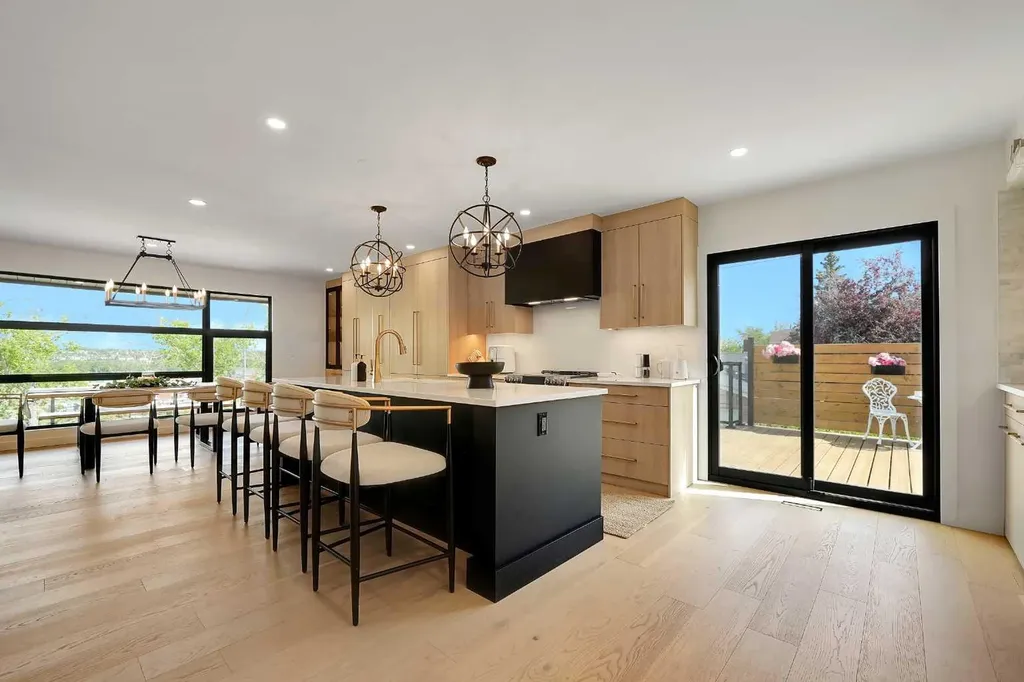 611 Parkridge Drive SE Calgary AB T2J5B9