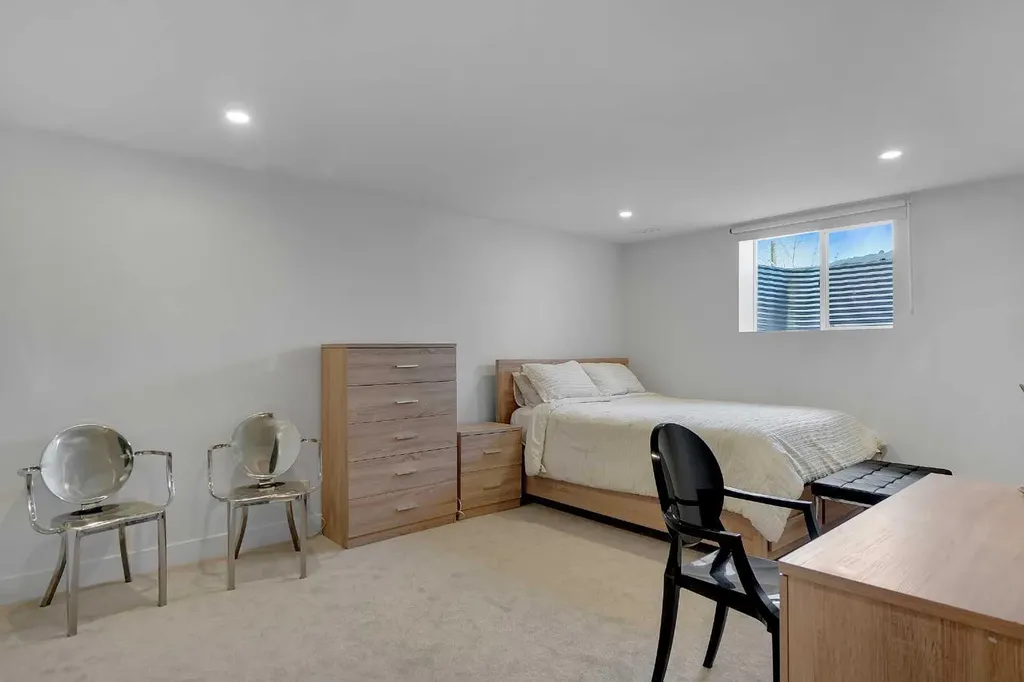 611 Parkridge Drive SE Calgary AB T2J5B9