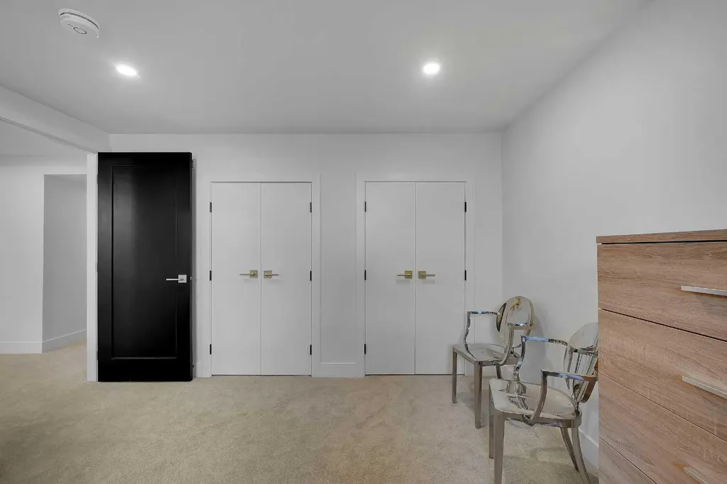 611 Parkridge Drive SE Calgary AB T2J5B9