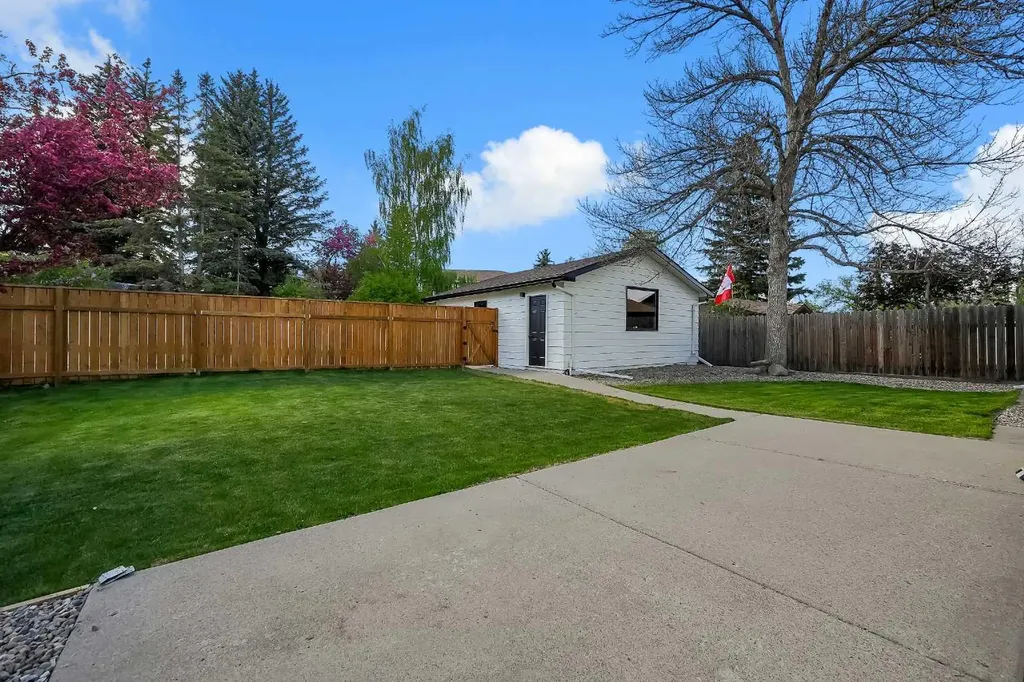611 Parkridge Drive SE Calgary AB T2J5B9