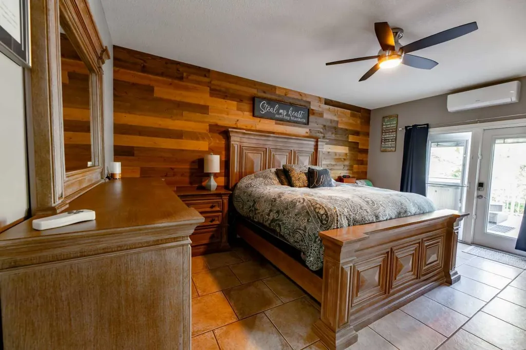 24426 East River Road Hinton AB T7V 1X7