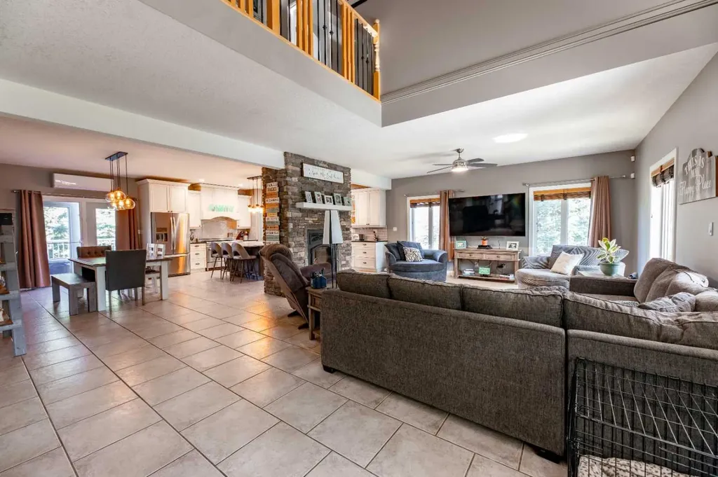 24426 East River Road Hinton AB T7V 1X7
