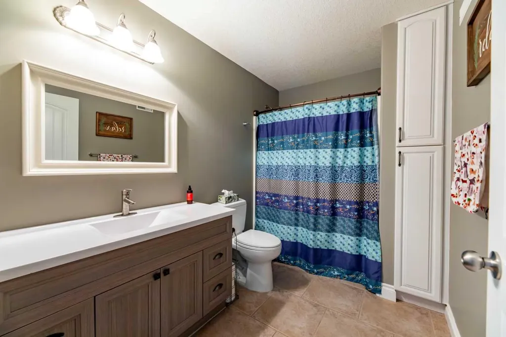 24426 East River Road Hinton AB T7V 1X7