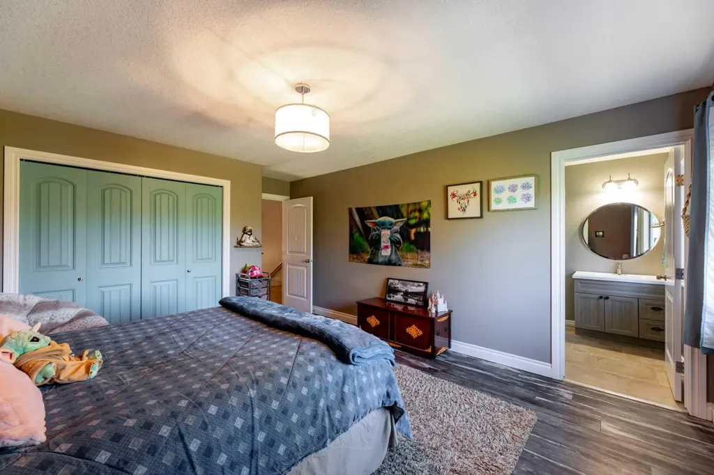 24426 East River Road Hinton AB T7V 1X7