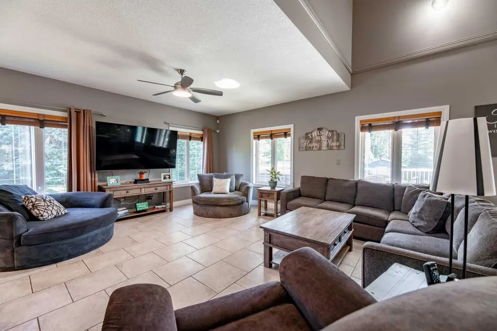 24426 East River Road Hinton AB T7V 1X7