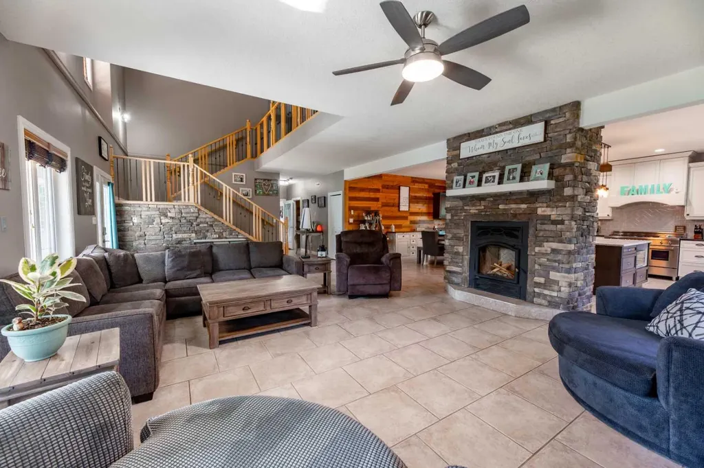 24426 East River Road Hinton AB T7V 1X7