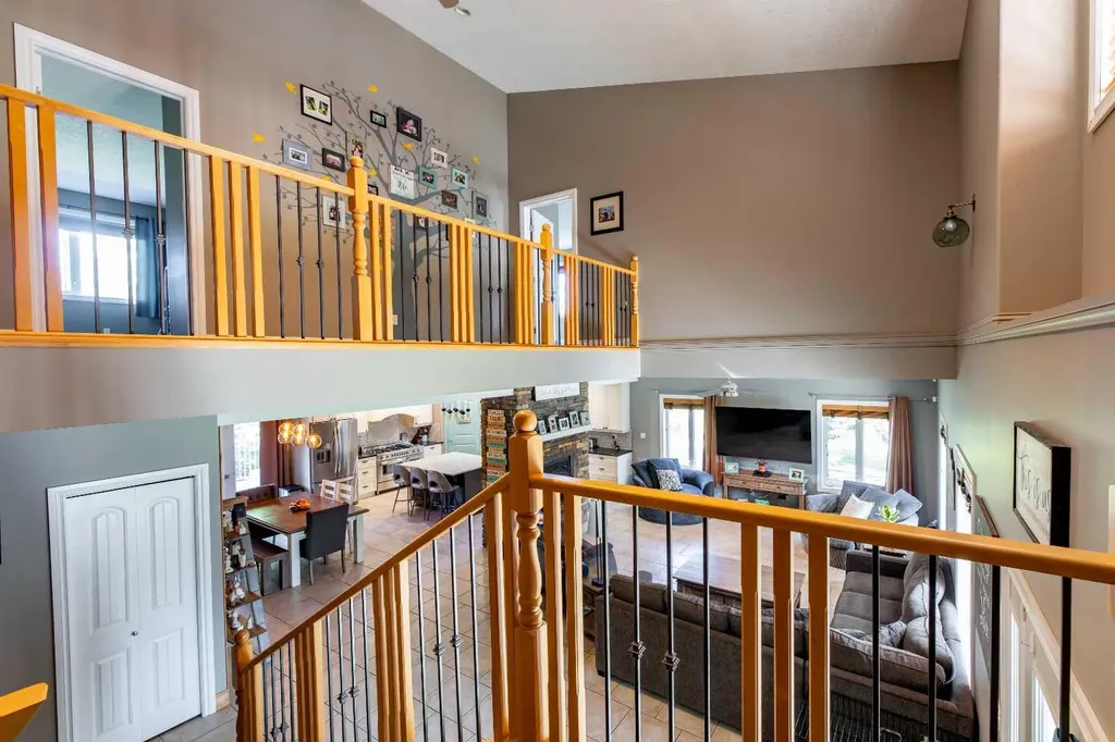 24426 East River Road Hinton AB T7V 1X7