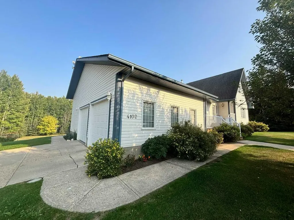 4102 Hees Drive Athabasca AB T9S 1J5