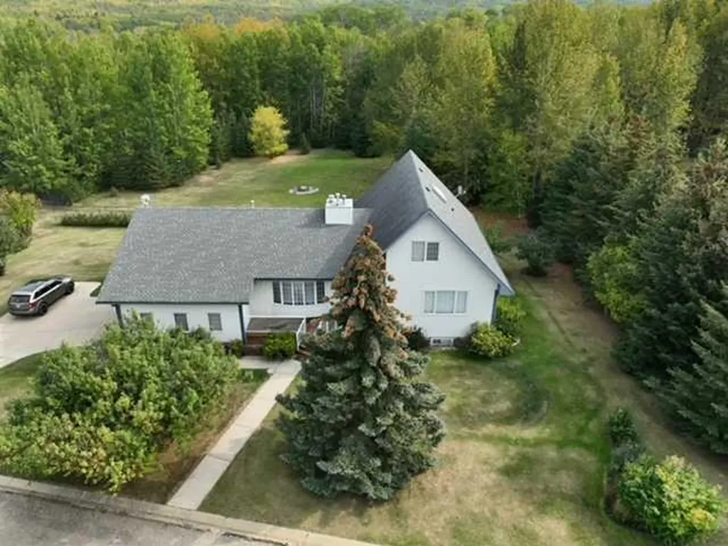 4102 Hees Drive Athabasca AB T9S 1J5