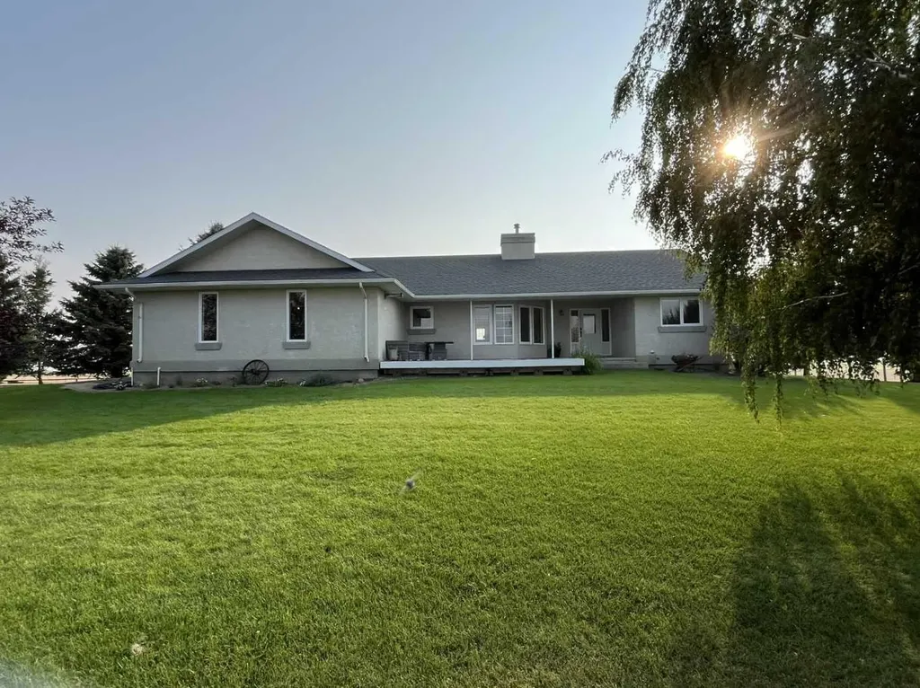 145040 Rge Road 181 Enchant AB T0K 0V0