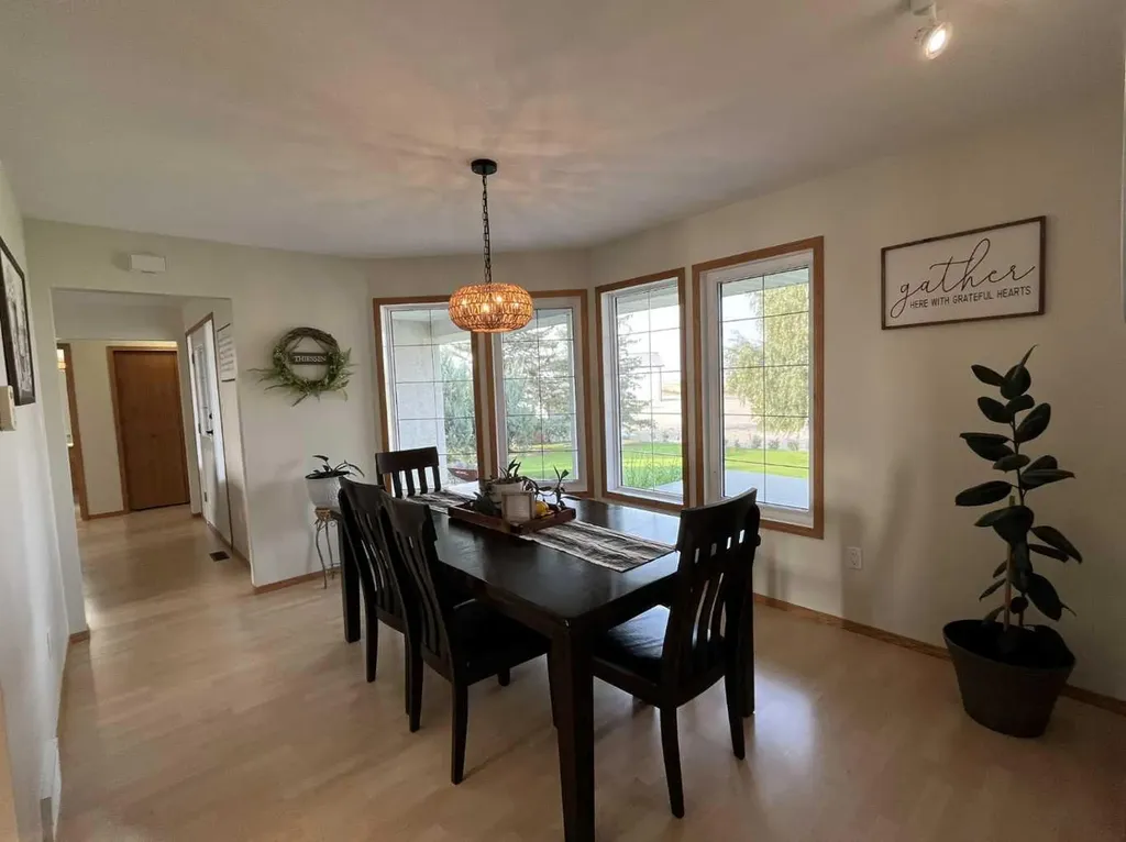 145040 Rge Road 181 Enchant AB T0K 0V0
