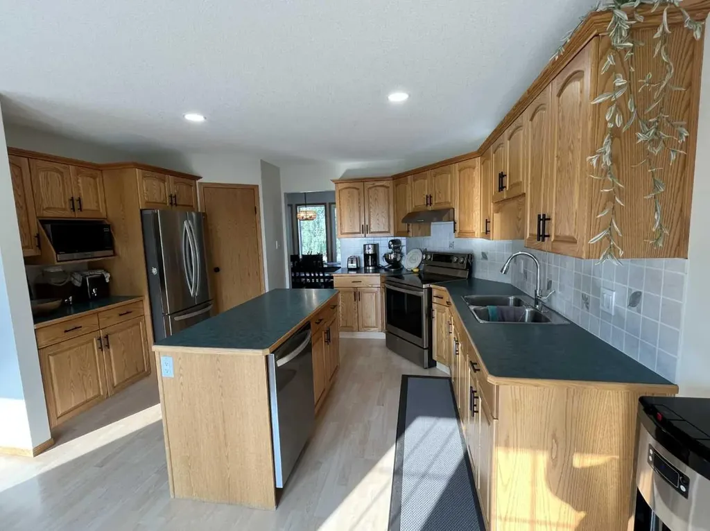 145040 Rge Road 181 Enchant AB T0K 0V0