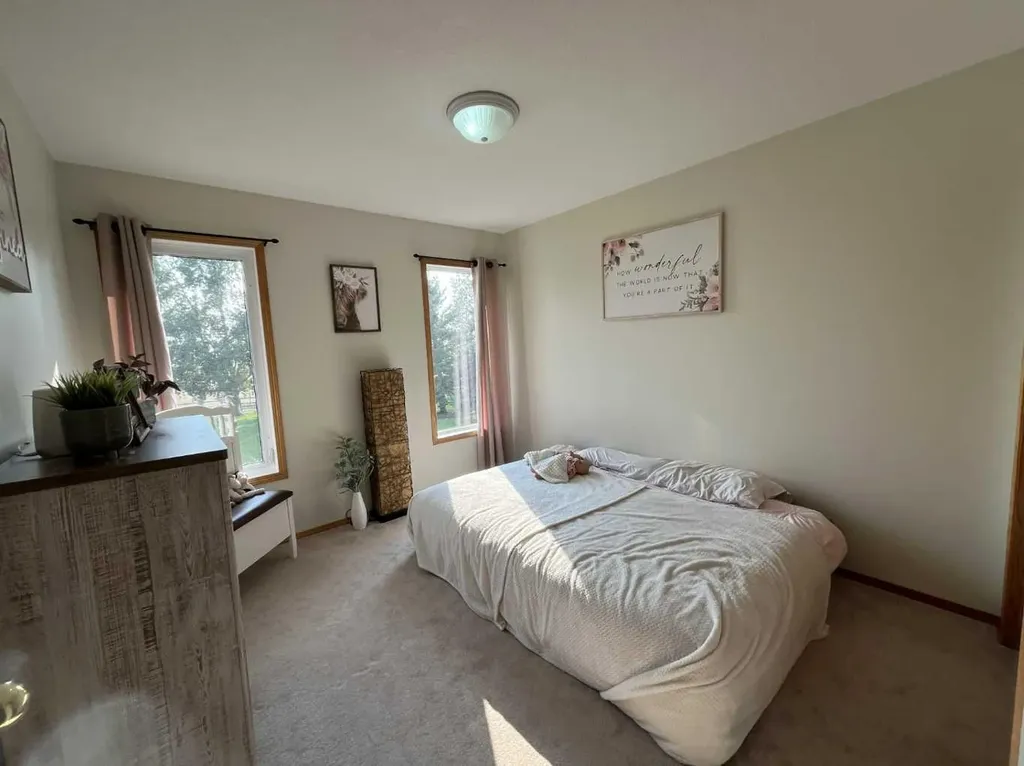 145040 Rge Road 181 Enchant AB T0K 0V0