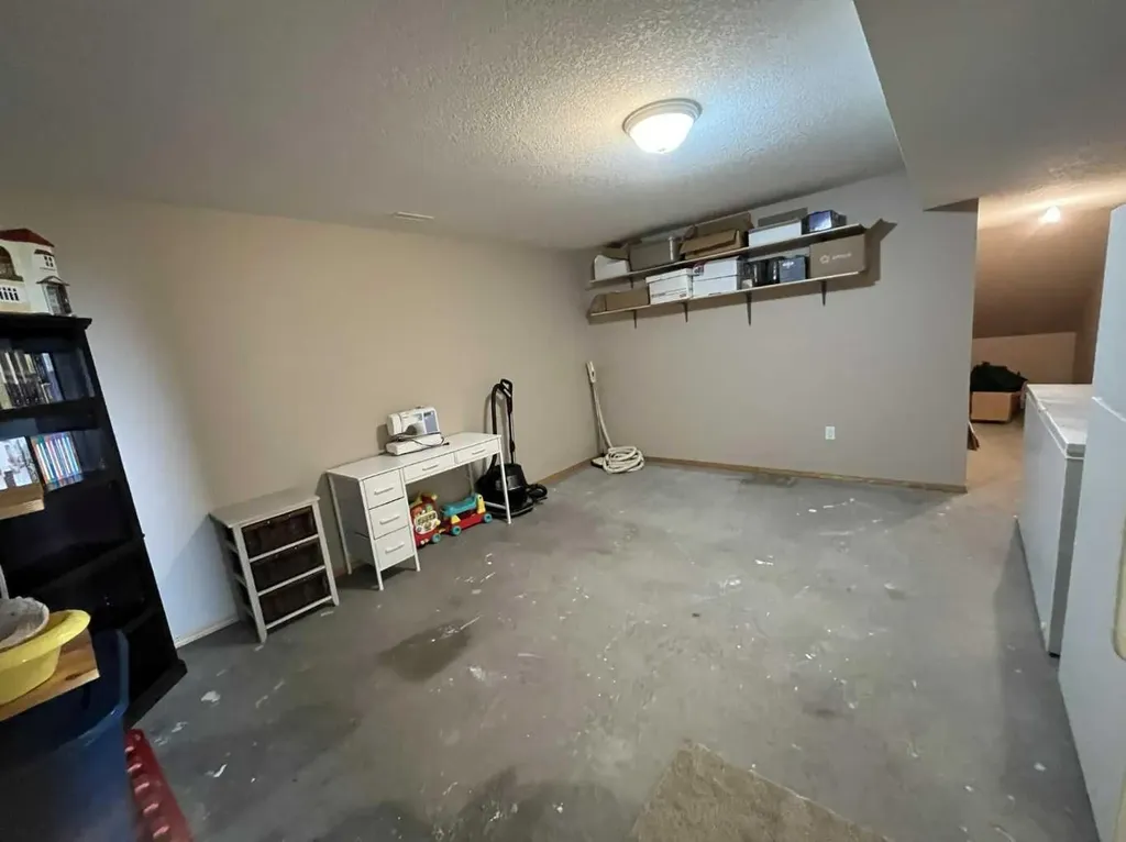 145040 Rge Road 181 Enchant AB T0K 0V0