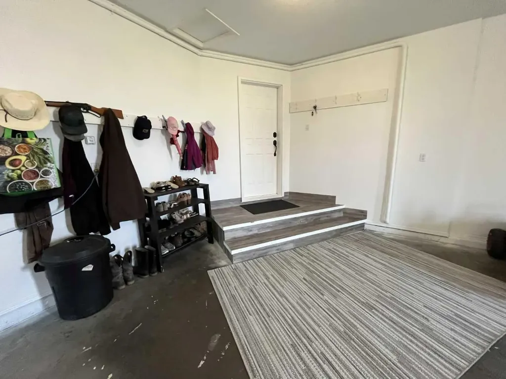145040 Rge Road 181 Enchant AB T0K 0V0