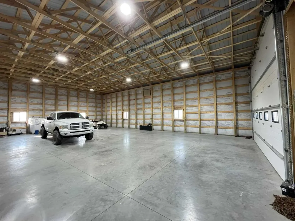 145040 Rge Road 181 Enchant AB T0K 0V0
