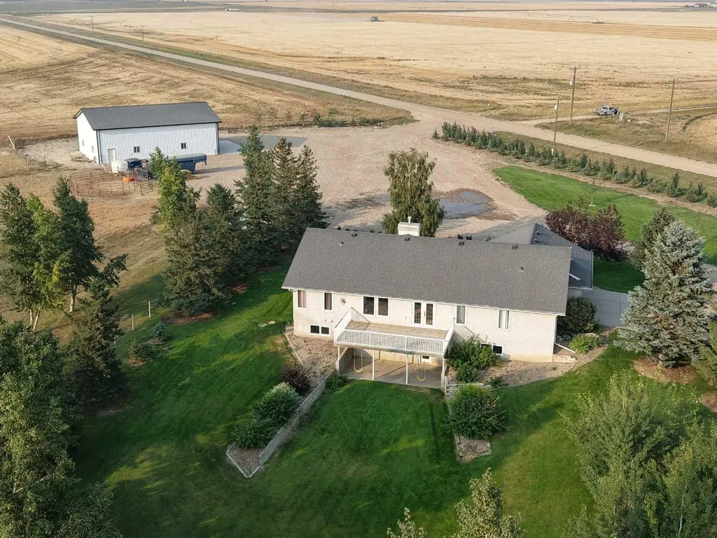 145040 Rge Road 181 Enchant AB T0K 0V0
