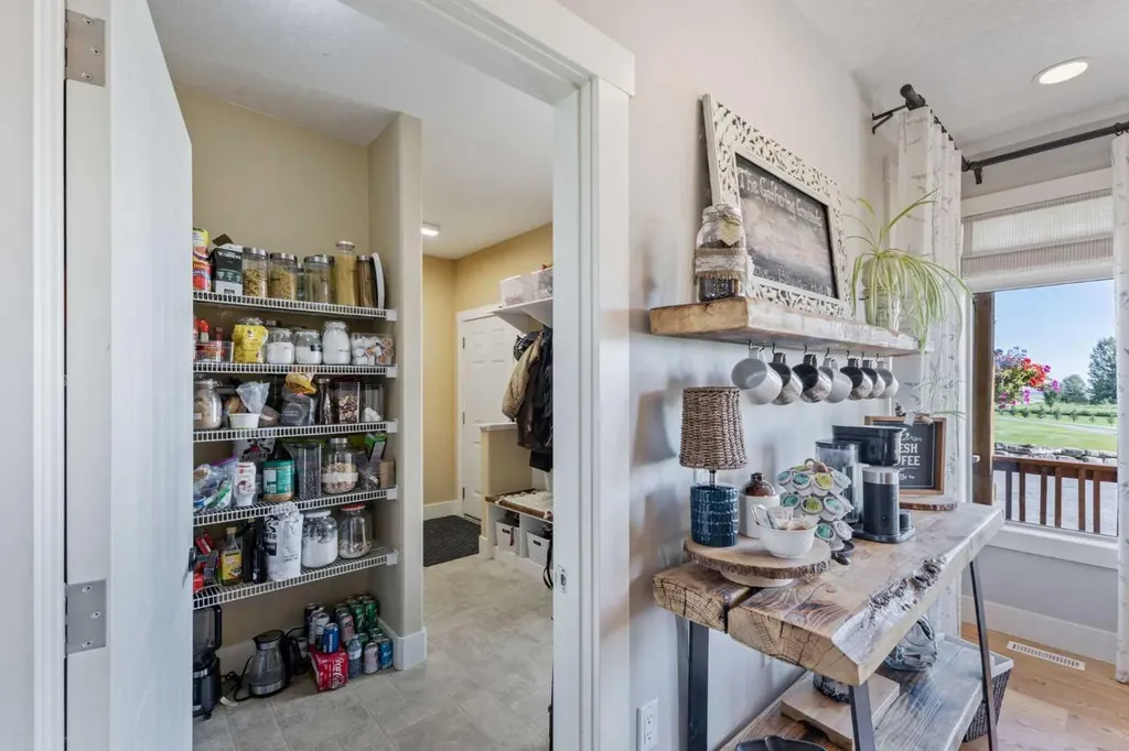 235038 Range Road 253 Rural Wheatland County AB T1P 1J6