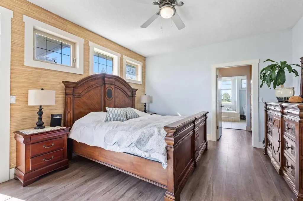 235038 Range Road 253 Rural Wheatland County AB T1P 1J6