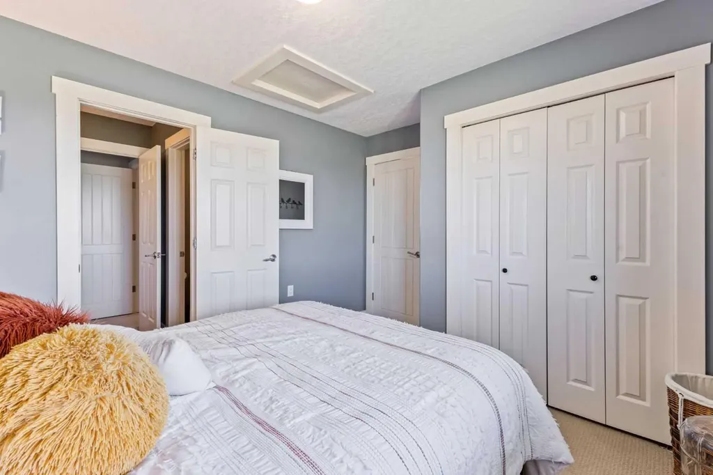 235038 Range Road 253 Rural Wheatland County AB T1P 1J6