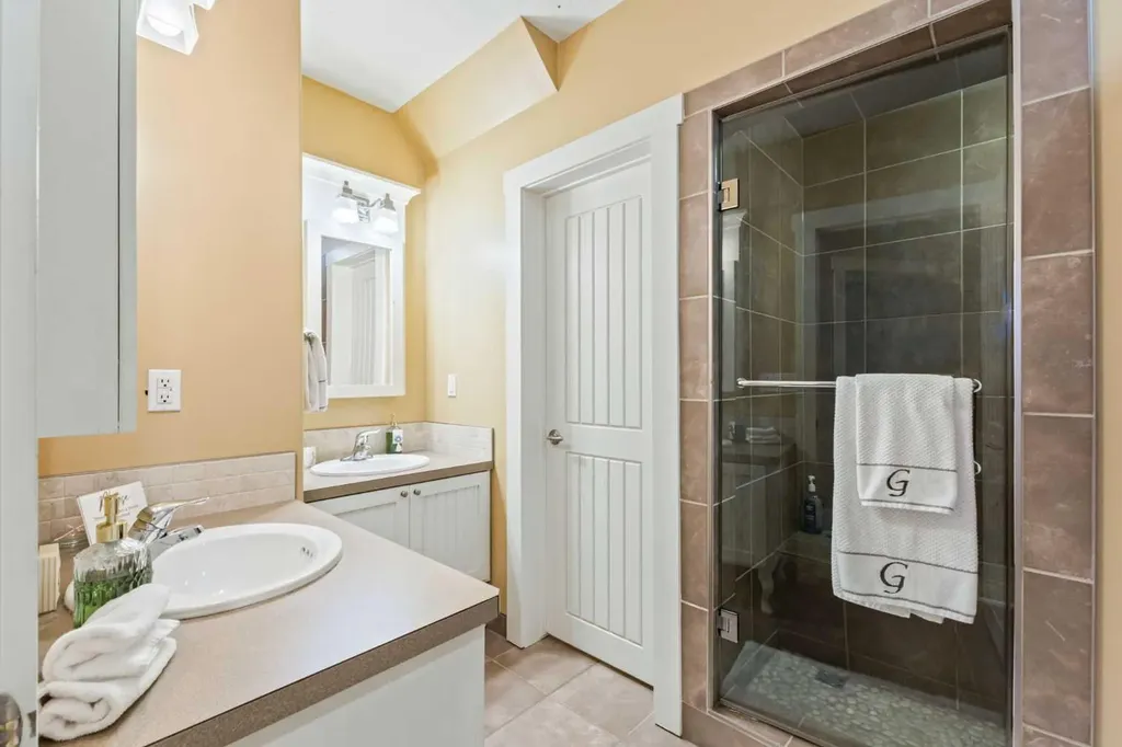235038 Range Road 253 Rural Wheatland County AB T1P 1J6