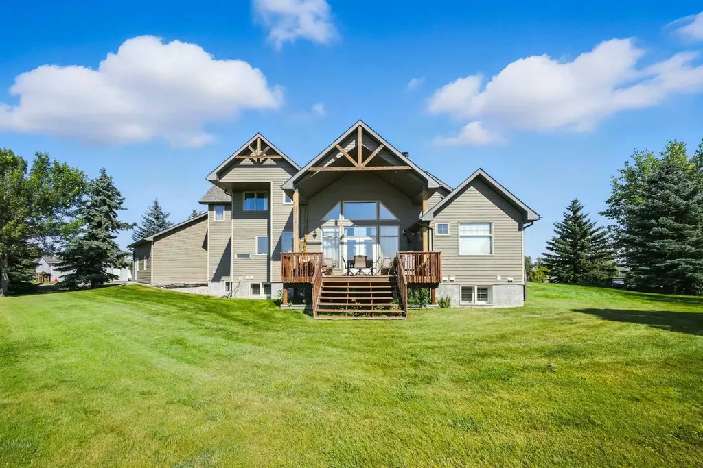 235038 Range Road 253 Rural Wheatland County AB T1P 1J6