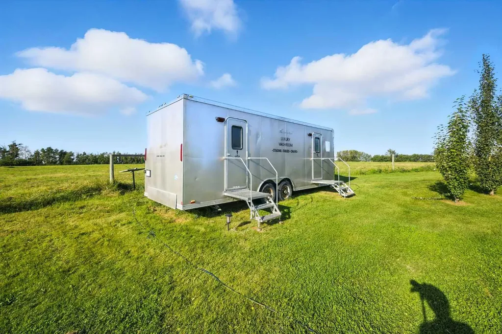 235038 Range Road 253 Rural Wheatland County AB T1P 1J6