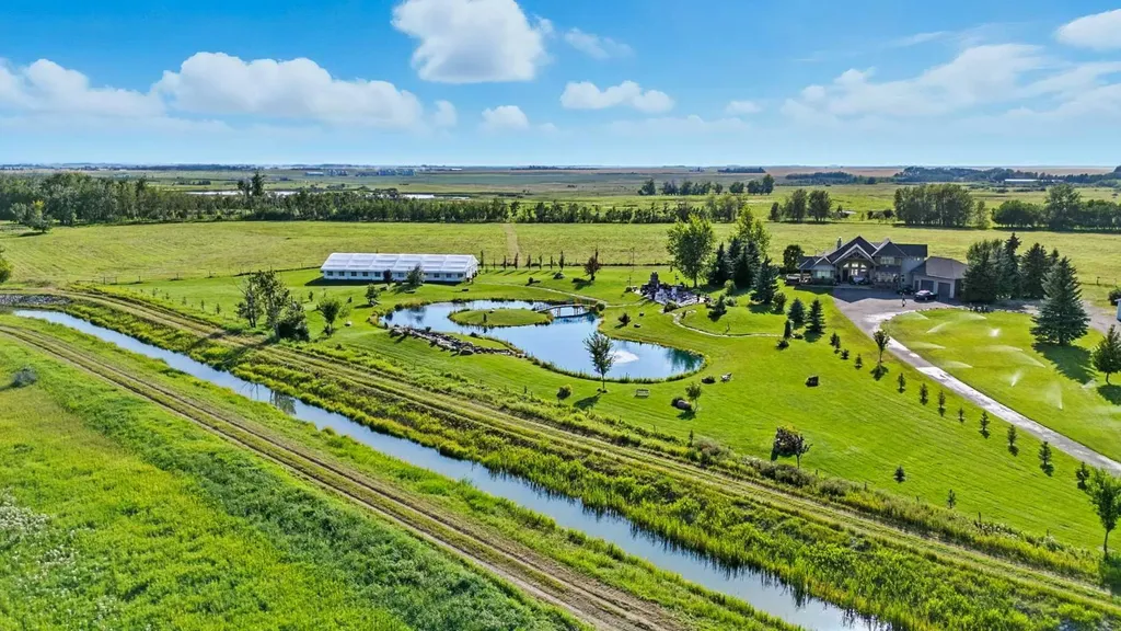 235038 Range Road 253 Rural Wheatland County AB T1P 1J6