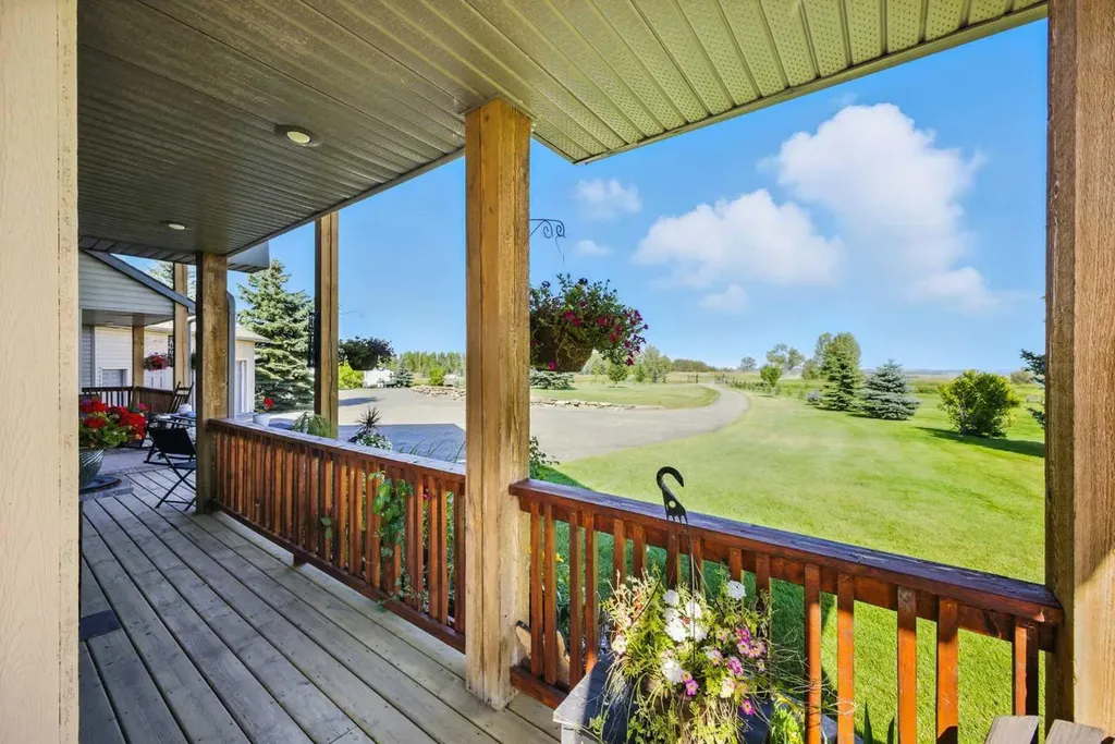 235038 Range Road 253 Rural Wheatland County AB T1P 1J6