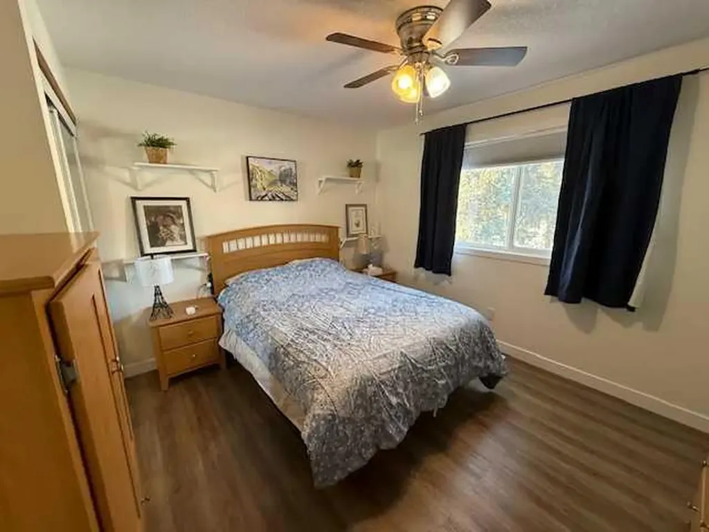 1506 1 Avenue NW Drumheller AB T0J 0Y1