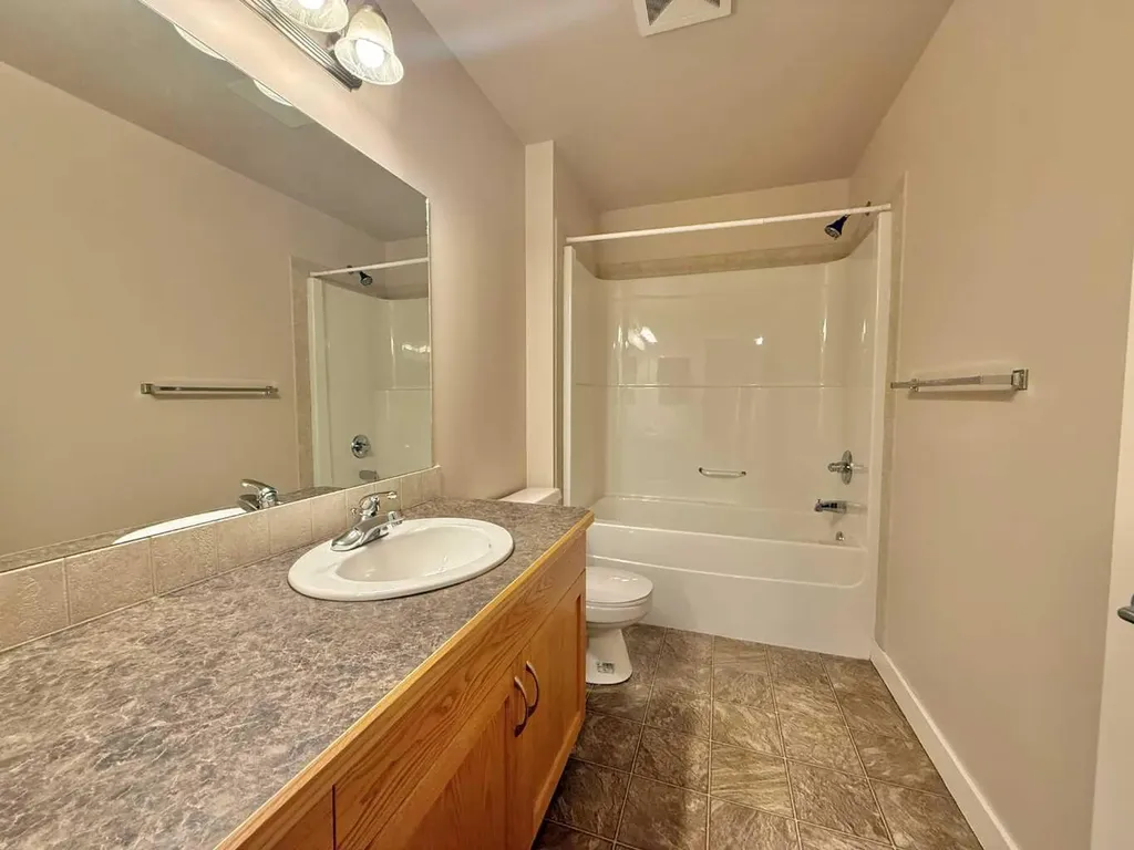 109 Seabolt Drive Hinton AB T7V1K2