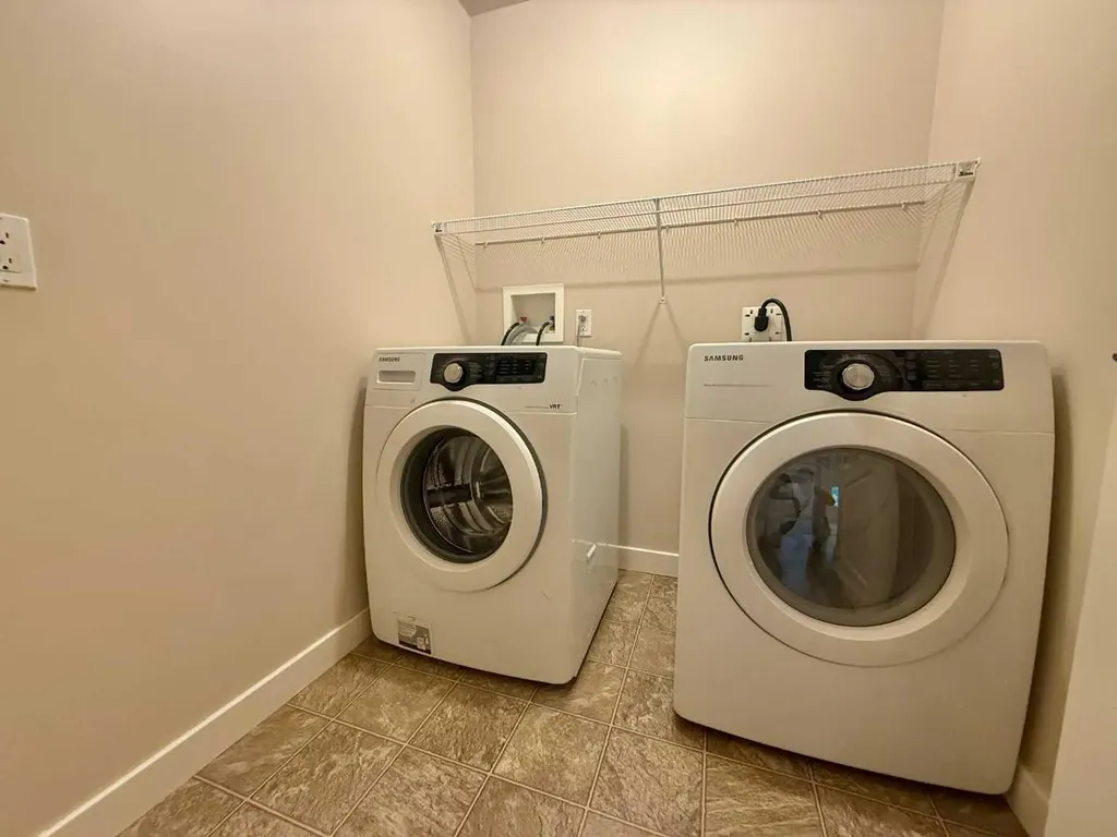 109 Seabolt Drive Hinton AB T7V1K2