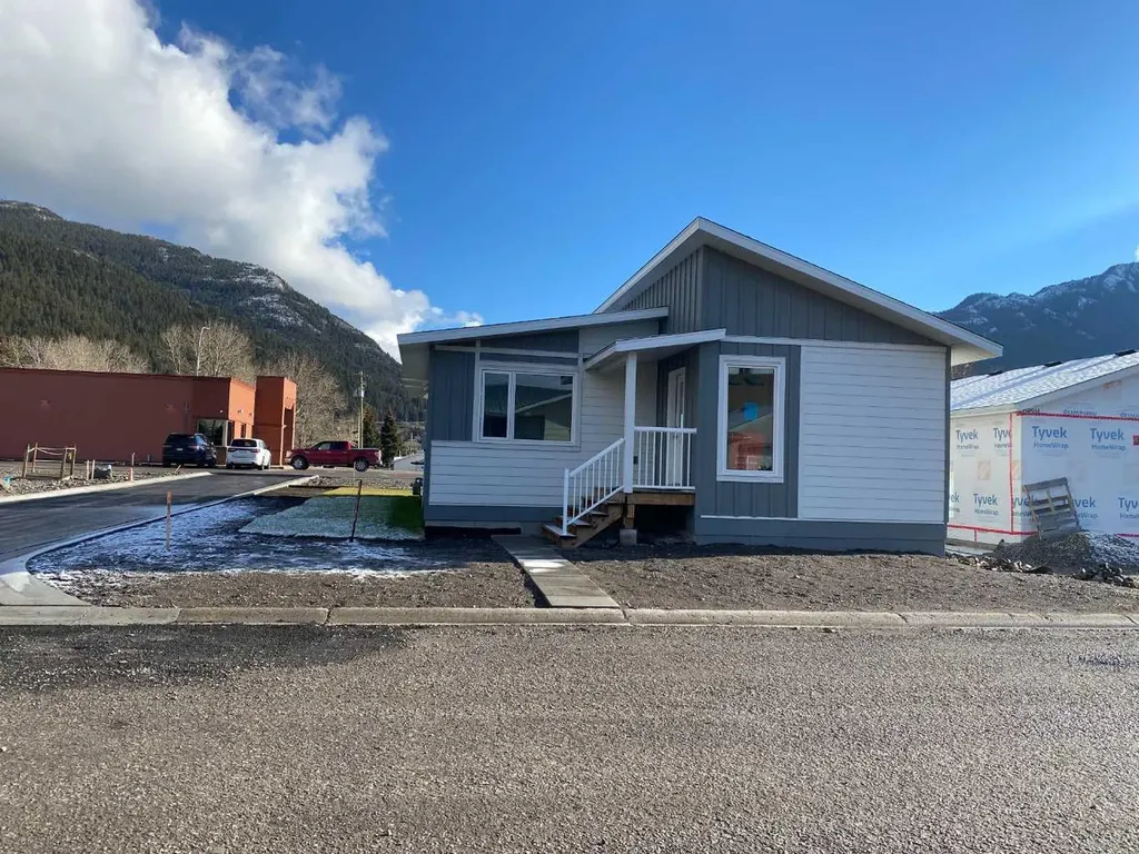 2131 128 Street Blairmore AB T0K 0E0