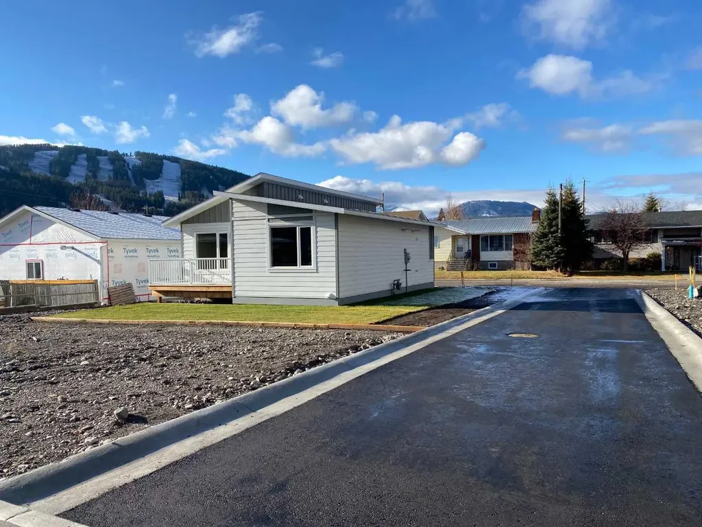 2131 128 Street Blairmore AB T0K 0E0