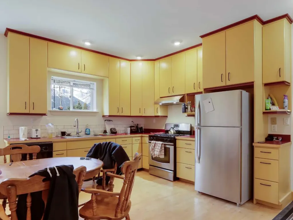 1621 1st Avenue Canmore AB T1W1M7