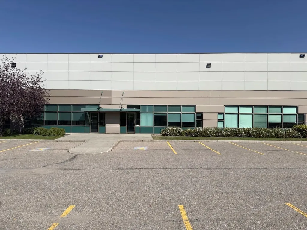 2730 39 Avenue NE Calgary AB T1Y 7H6
