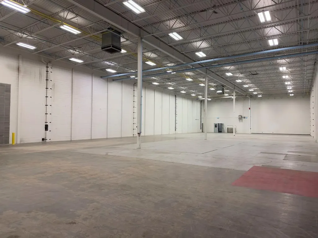 2730 39 Avenue NE Calgary AB T1Y 7H6