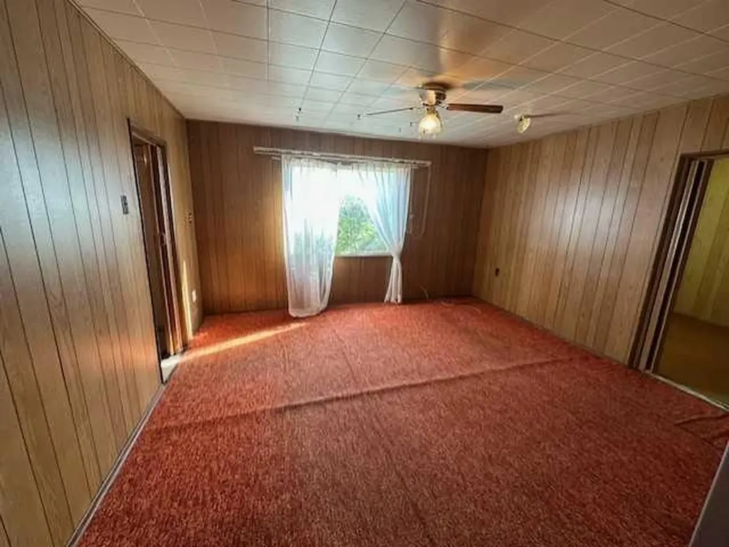 308 1 Avenue E Hanna AB T0J1P0
