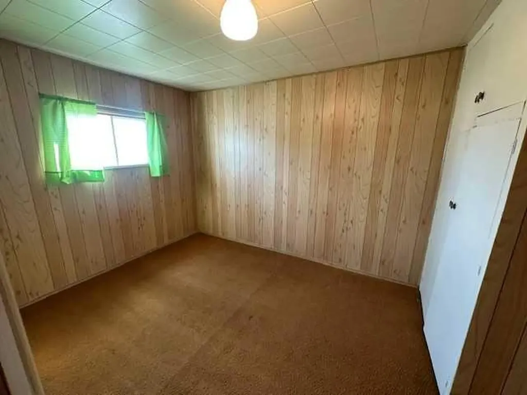 308 1 Avenue E Hanna AB T0J1P0