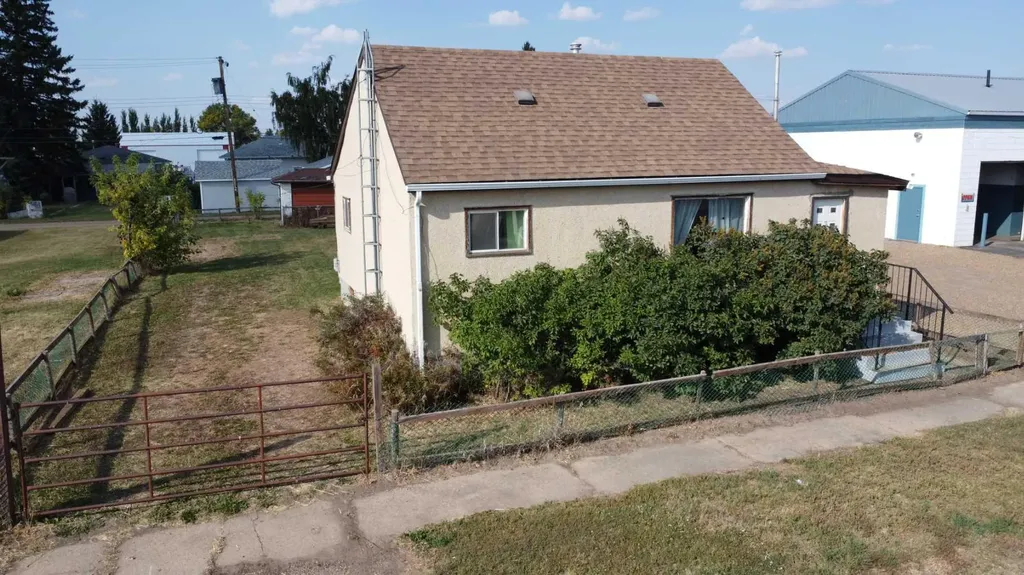 308 1 Avenue E Hanna AB T0J1P0