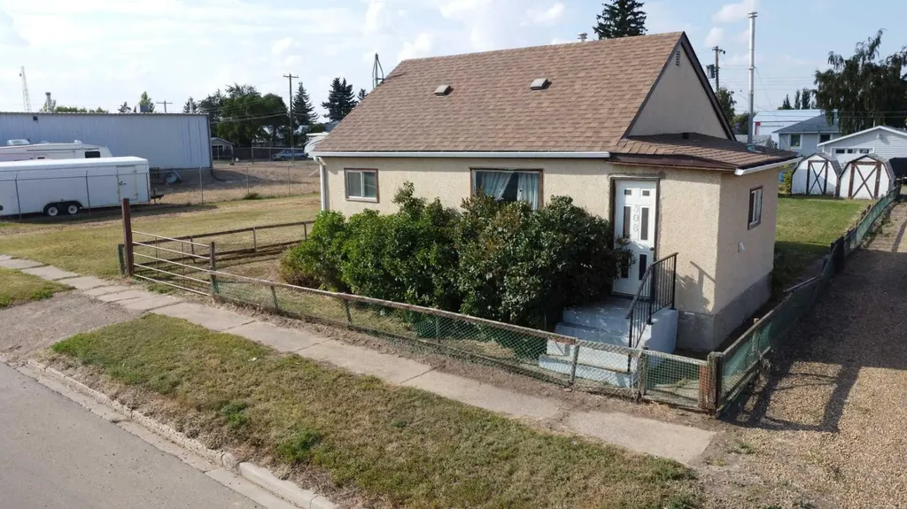 308 1 Avenue E Hanna AB T0J1P0