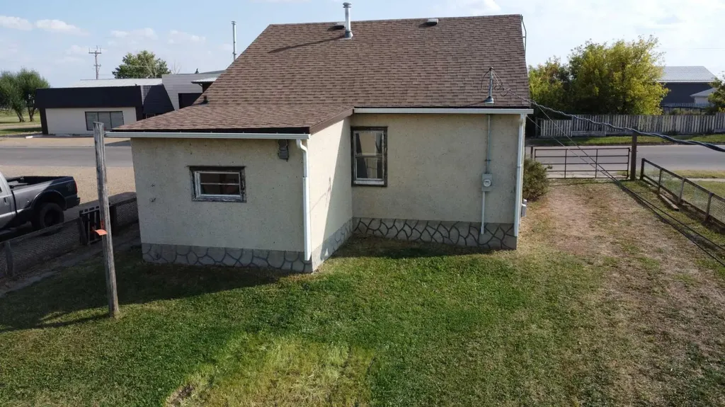308 1 Avenue E Hanna AB T0J1P0
