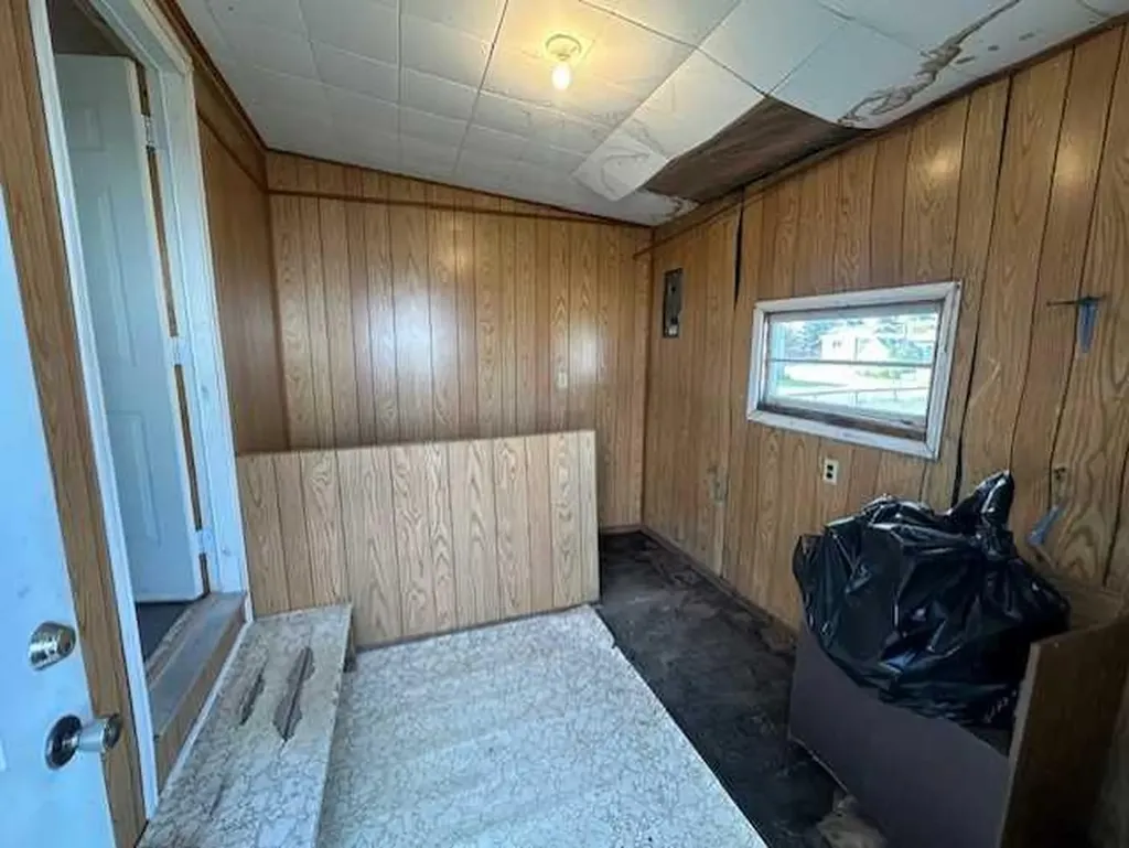 308 1 Avenue E Hanna AB T0J1P0